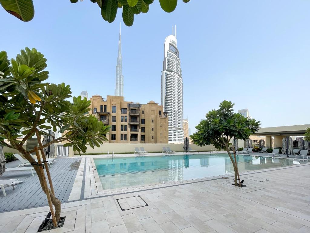 Amazing apartment next to Dubai Mall 160BR-2