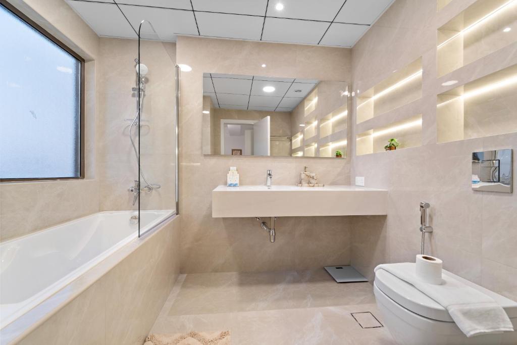 Elegant 2BR with Seaview in JBR l Walk to the Beach