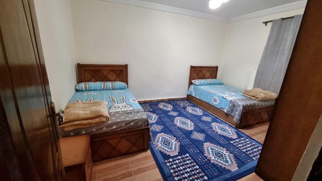 An apartment with the sea view and 45 St