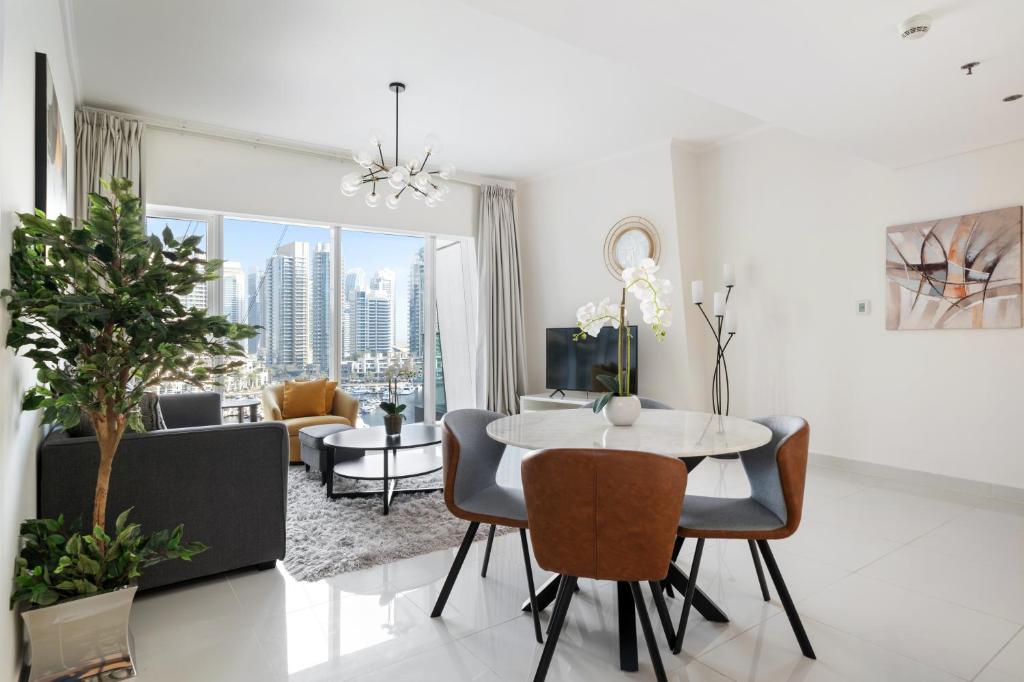 Apt in Marina, Damac Heights 804