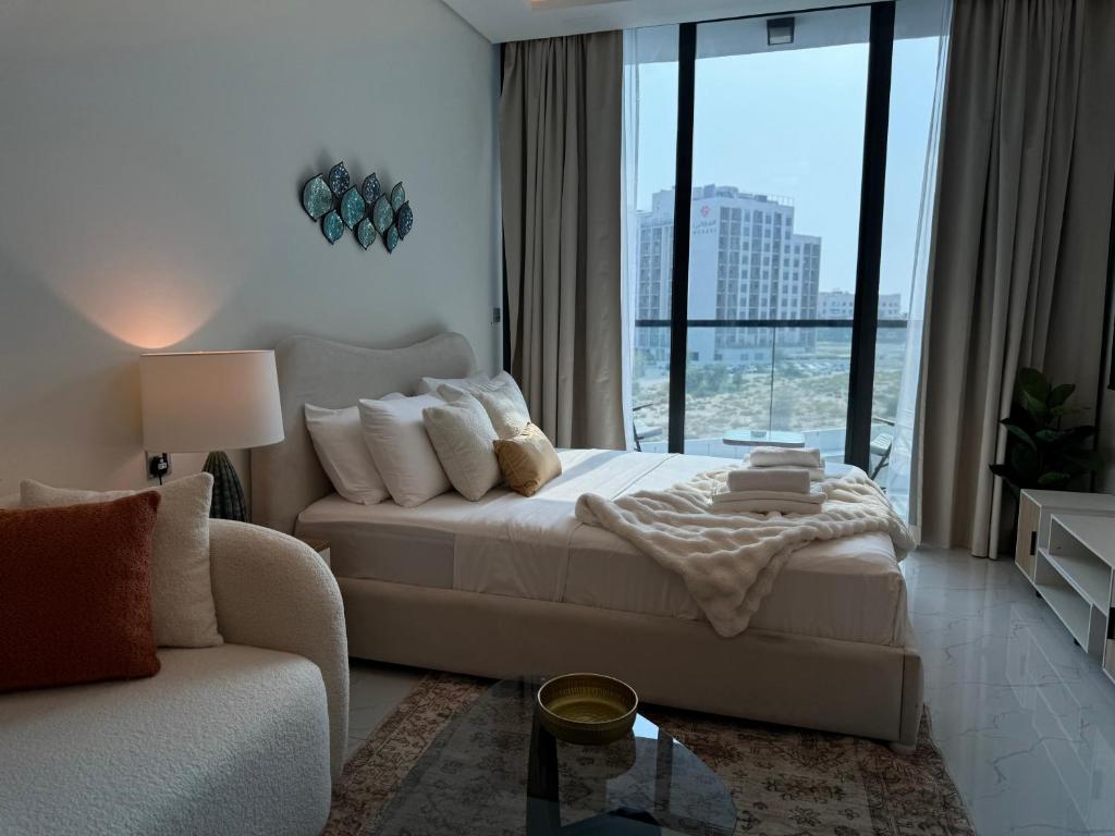 ASHRI HH Studio in Samana hills with Pool View