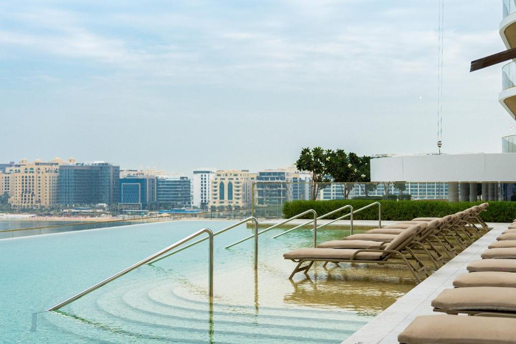 Beachfront, Private Beach, Pier View, 2bdr apartment