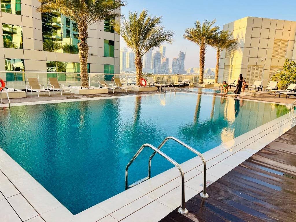1 BR Flat, Luxury amenities, Near JBR Beach & Club with FREE Parking in JBR