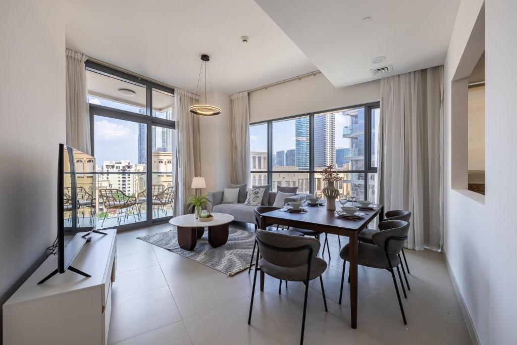 Apartment with Burj Khalifa View I Bellevue Tower