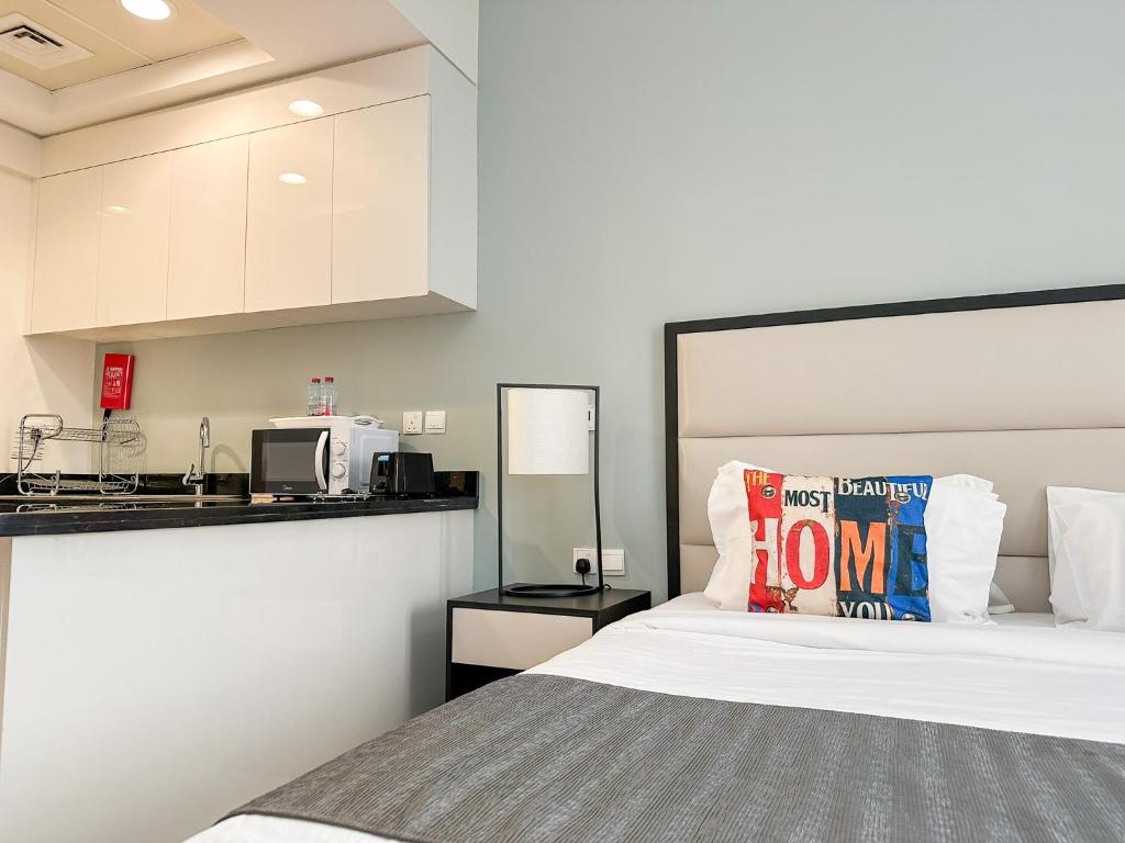 Bespoke Holiday Homes - Tower 108 JVC
