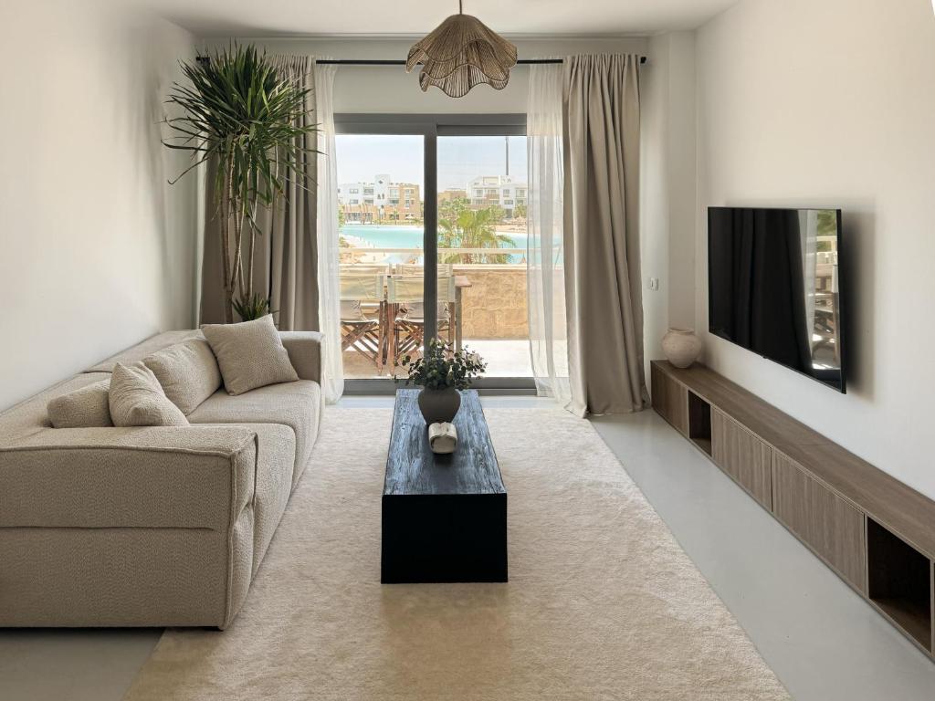 Black Swan Designer Apartment in El Gouna, Swanlake