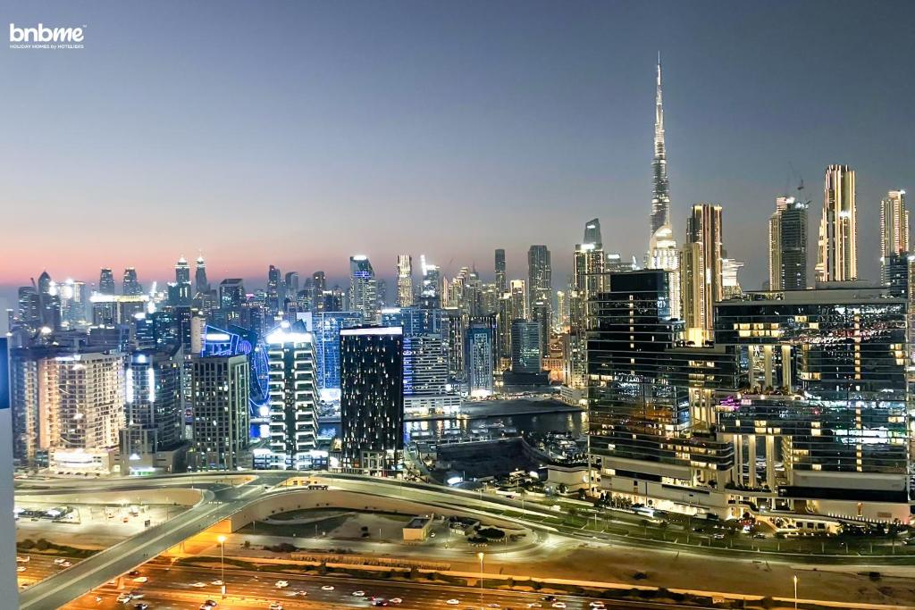 bnbme - DAMAC Towers Paramount