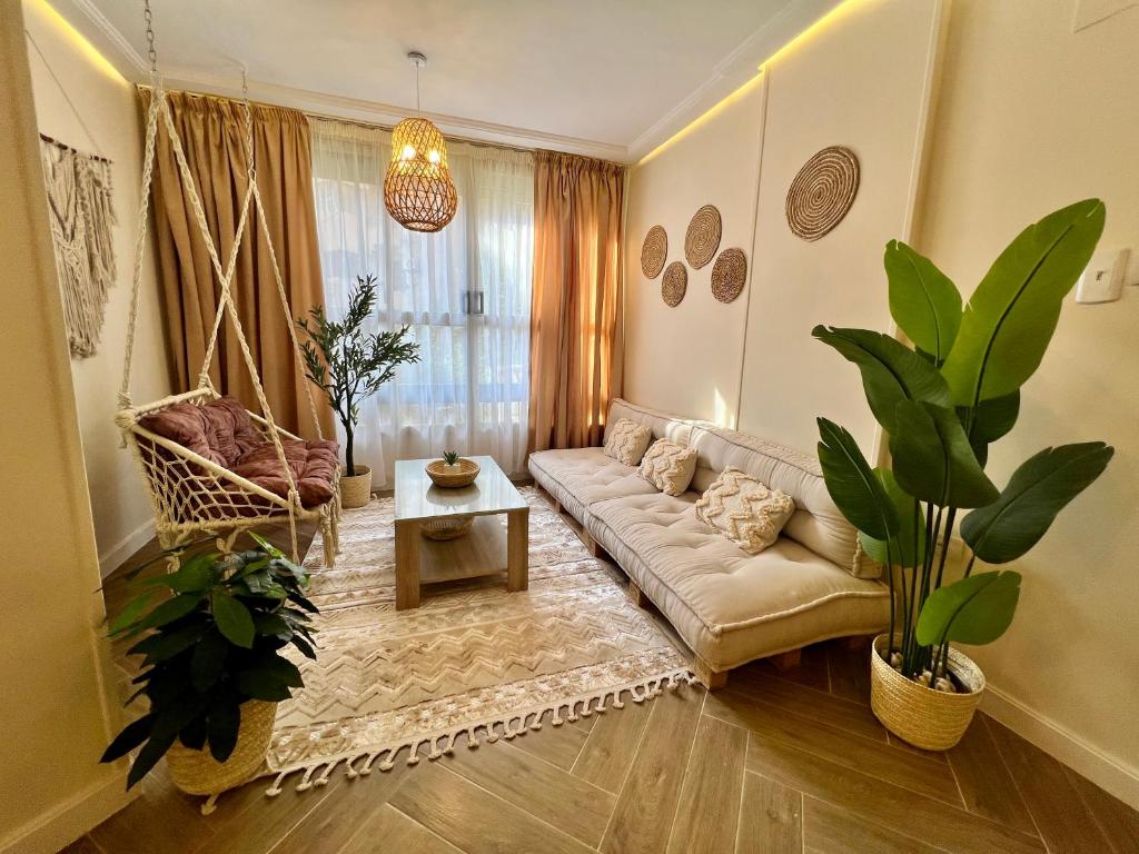Boho 2BR Apartment with Garden View