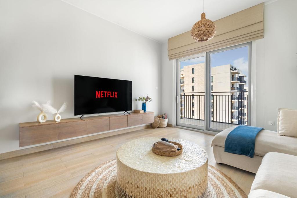 BohoChic YasIsland: Beside “F1”