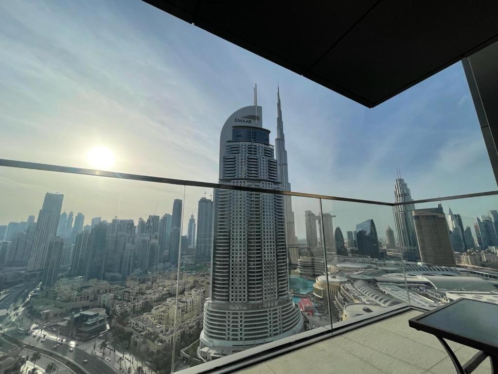 Burj Khalifa view, 3 Bedroom Apartment in Boulevard Point, Connected to Dubai Mall