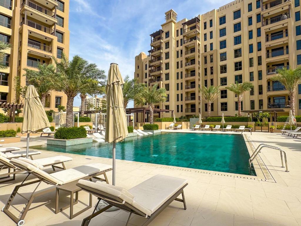 Spacious 1br With Swimming Pool