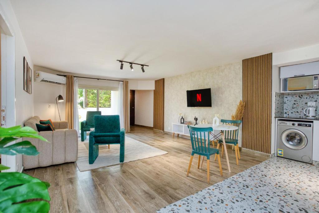 New cairo apartment in front of Garden 8 Mall