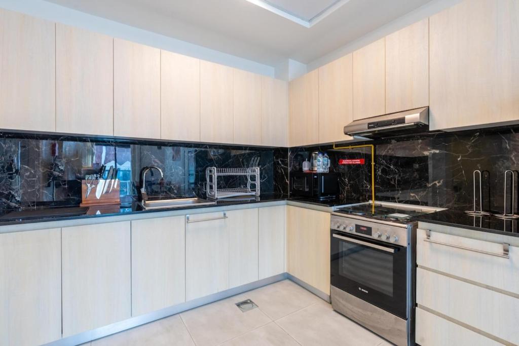 Bright & Spacious 1BD Flat with balconyDubai JVC