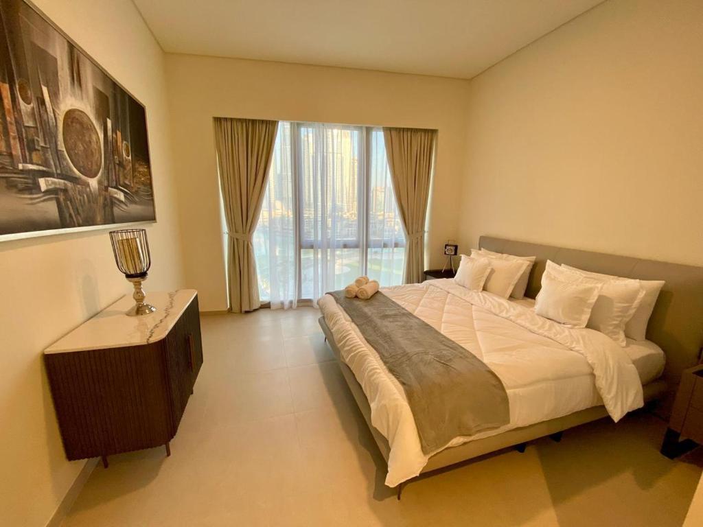 Grande signature residence Smart Burj khalifa Fountains view large 3 bedroom hall 4 bathroom view burj khalifa Fountains from hall and rooms balcony