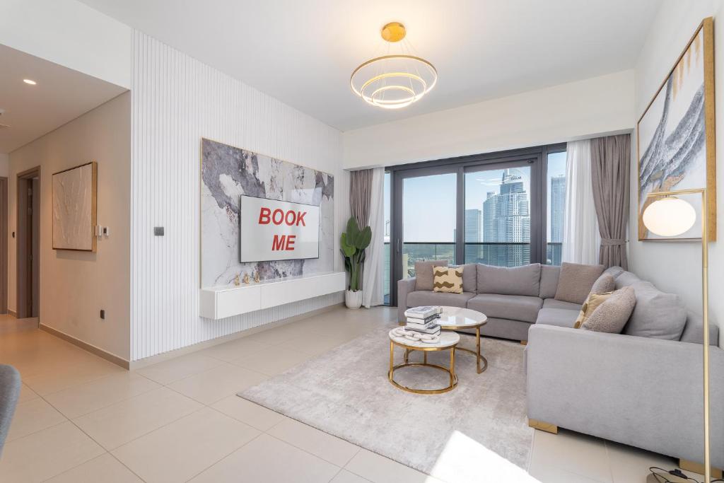 Elegant 2 bedroom Apartment with Burj Khalifa views on Sheikh Mohammed Bin Rashid Boulevard, a short walk from Dubai Opera