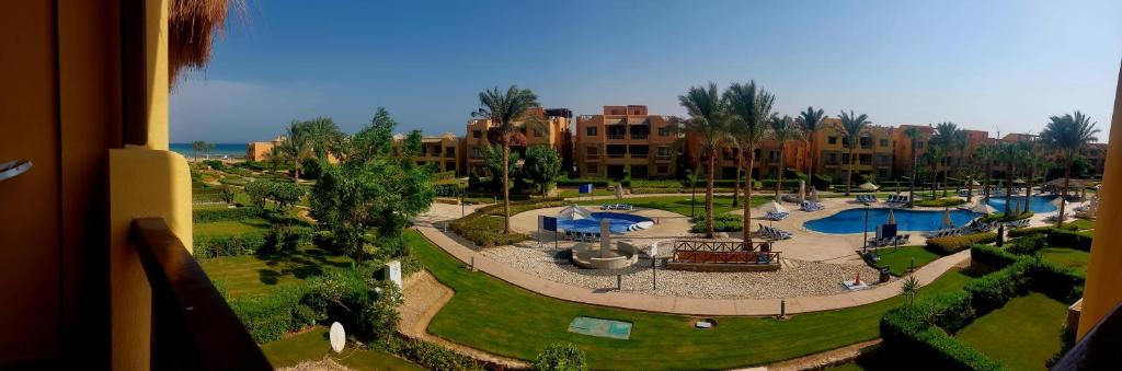Mountain View Sokhna 2, Sea & Pool View, 3bedrooms, Penthouse with Roof- Families ONLY