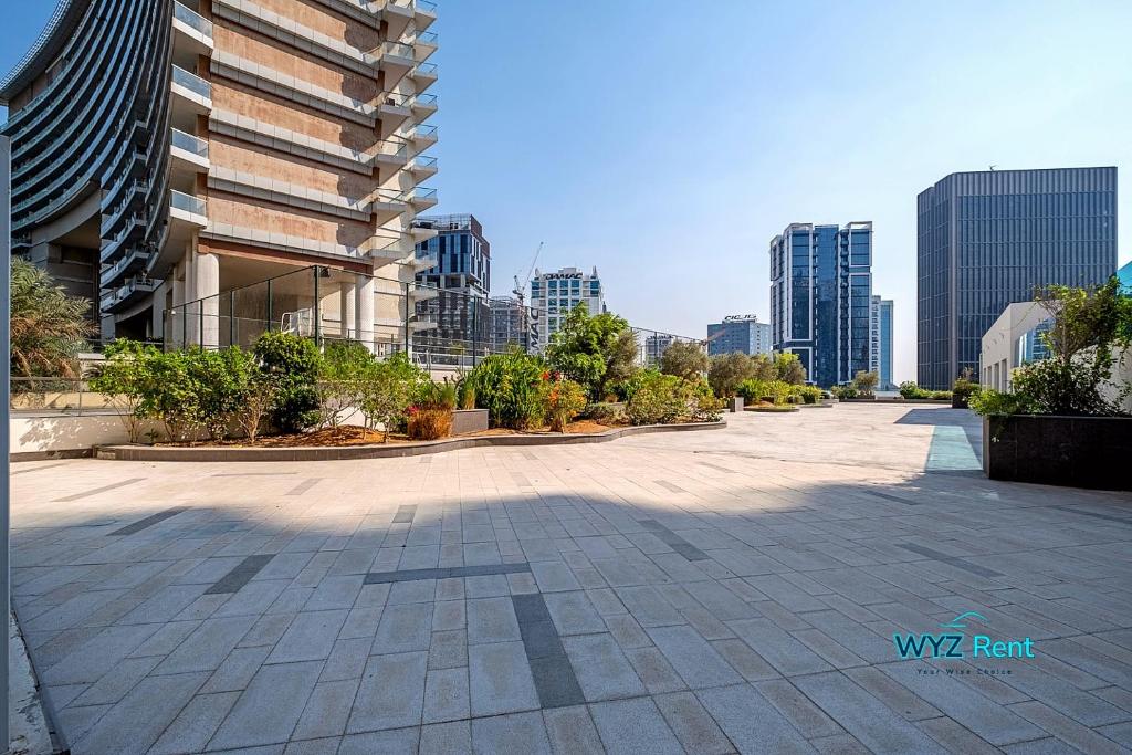 Charming 1 BR in AG Tower with Canal Views