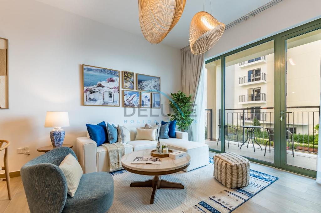 Charming 2BR in La Sirene Building 2, Jumeirah by Deluxe Holiday Homes
