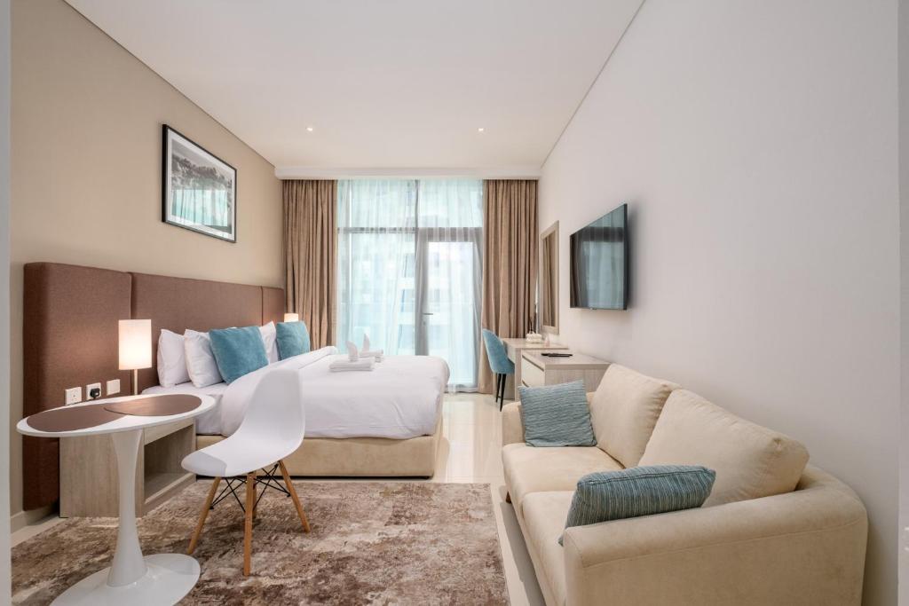 Charming Studio in Seven Palm with Balcony Rooftop Floor