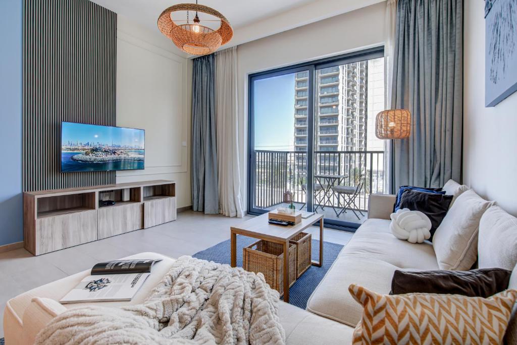 Trophy - Dubai Hills Dreamy Delight Suite