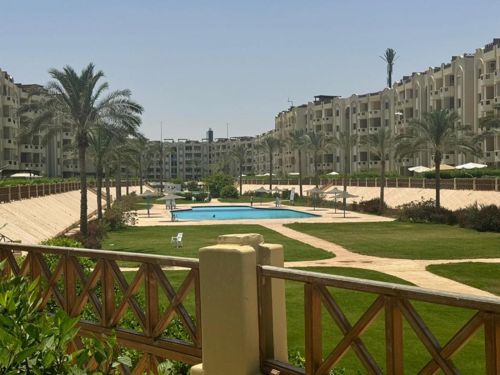 Cozy chalet 3 BD with amazing private garden Stella Heights Sidi Abd Elrahman North Coast شاليه ارضي بحديقه ثلاث غرف ستيلا هايتس سيدي عبد الرحمن الساحل الشمالي