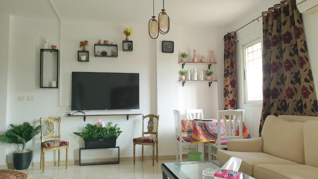 Cozy Modern apart for Families