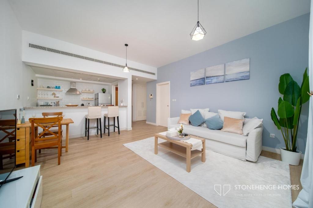 Cozy Stay in the Greens, 1BR Near Mall of the Emirates & TECOM