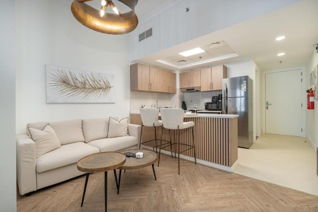 Cozy Studio Apartment Perfect for 4 in JVC