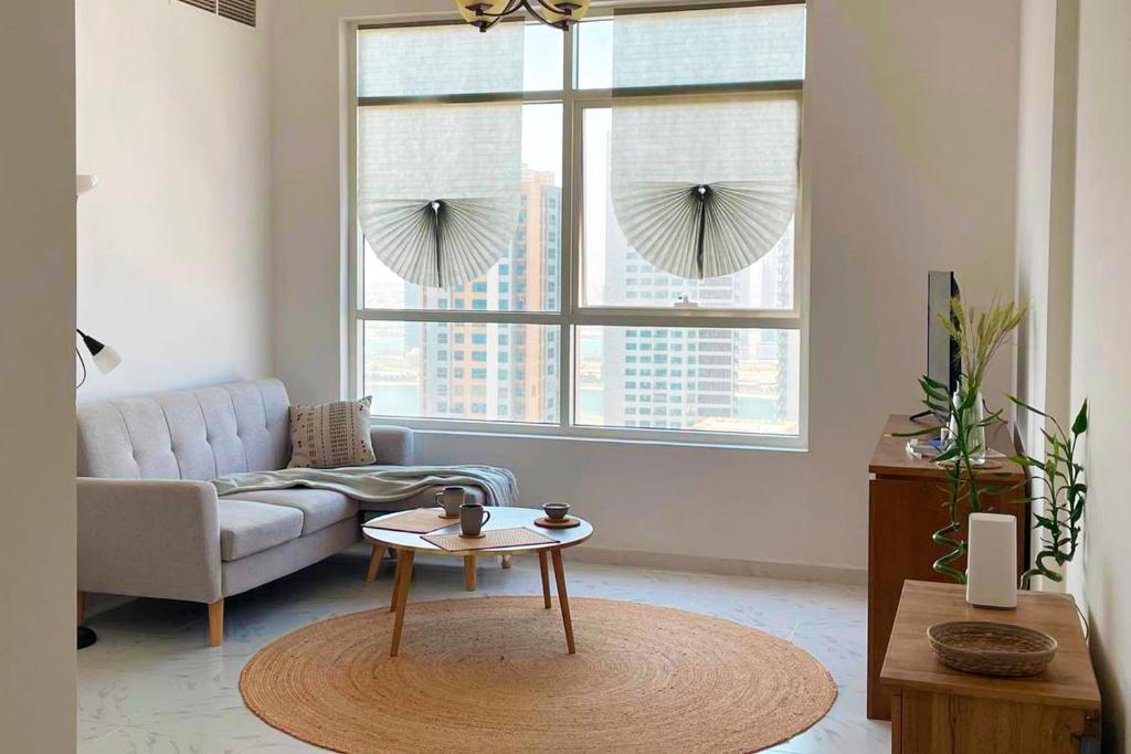 Cozy Stylish Bayfront Apartment