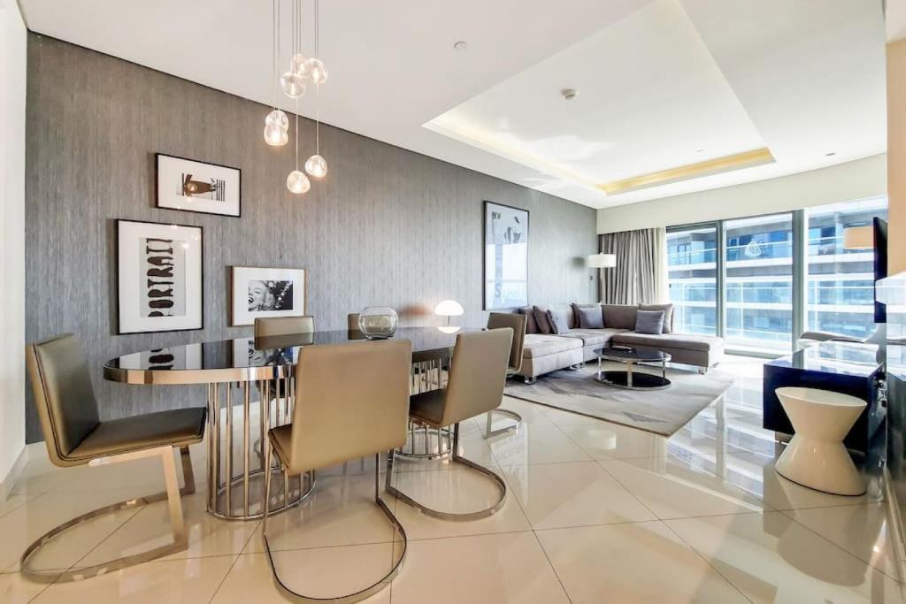 DAMAC Paramount B - Beautiful Three Bedroom