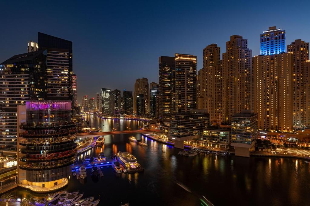 فنادق دلتا باي ماريوت شاطئ جميرا، دبي