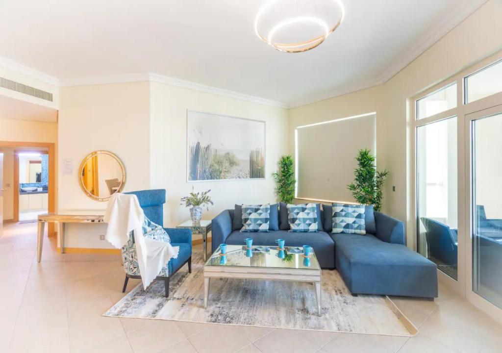 Luxury Apartment with Pool & Beach Access