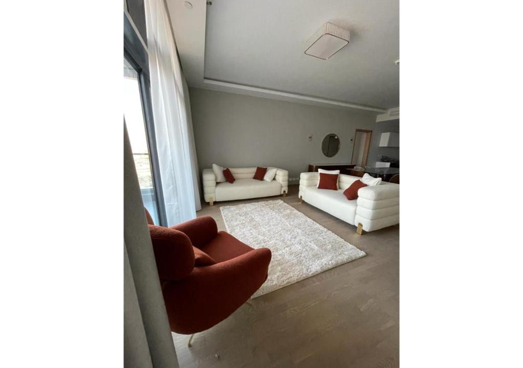 Deluxe Furnished Apartment in Mall Of Arabia Towers , AEON 1407