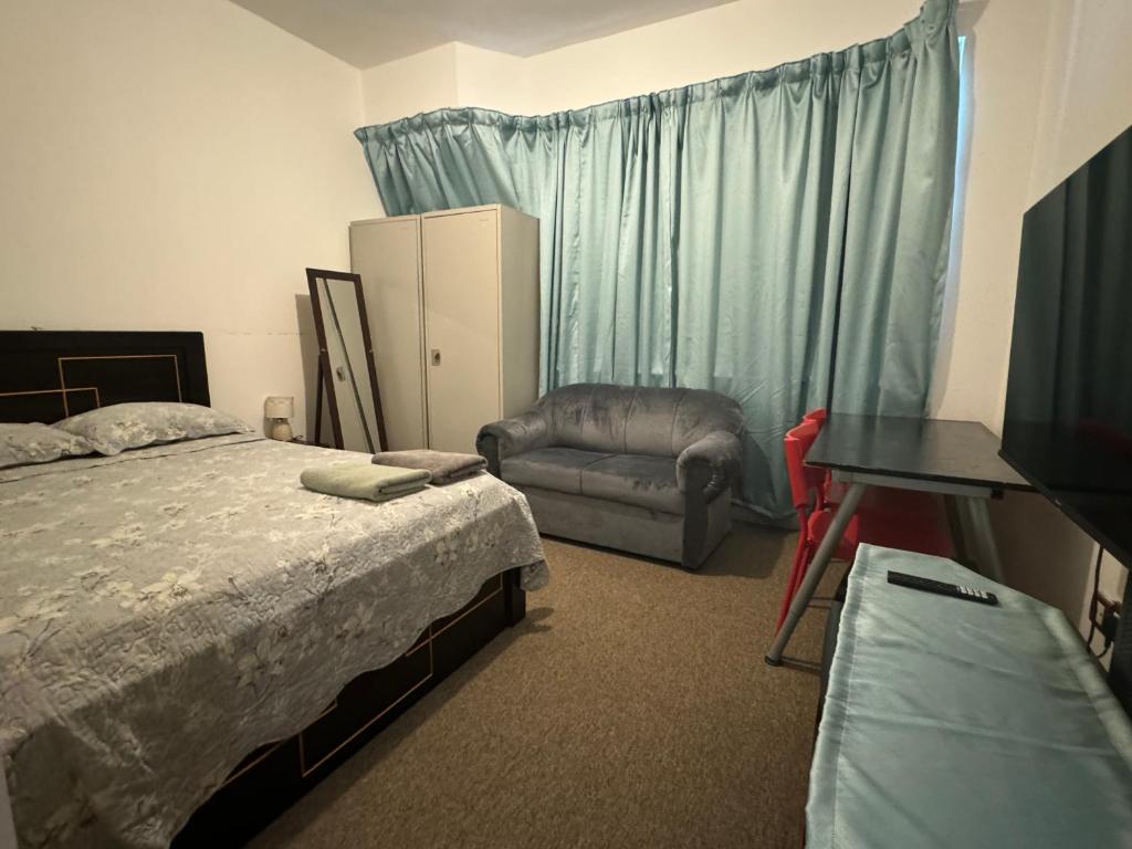 Double Room with Shared Bathroom
