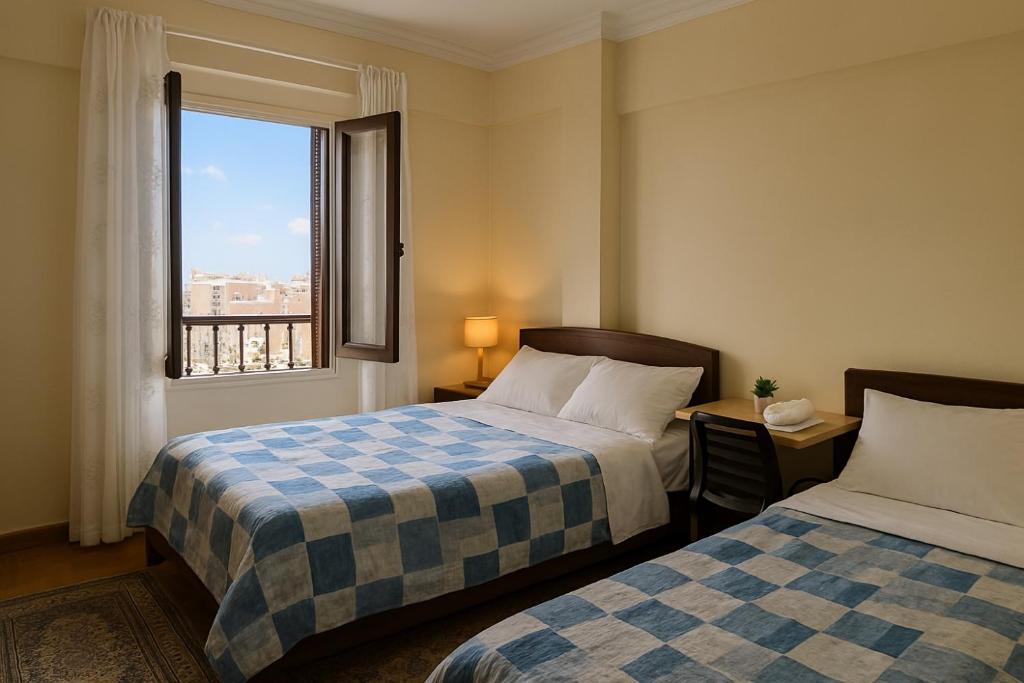 Downtown Alexandria Apartment