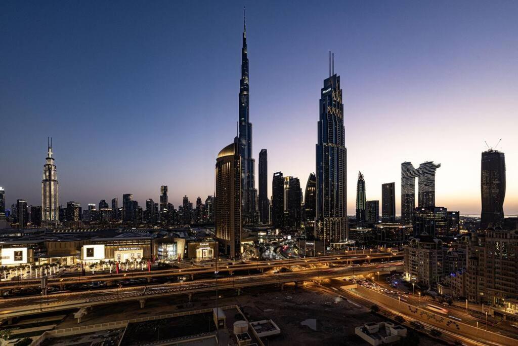 Downtown - Burj Khalifa Facing - 2 Bed Luxe Apartment