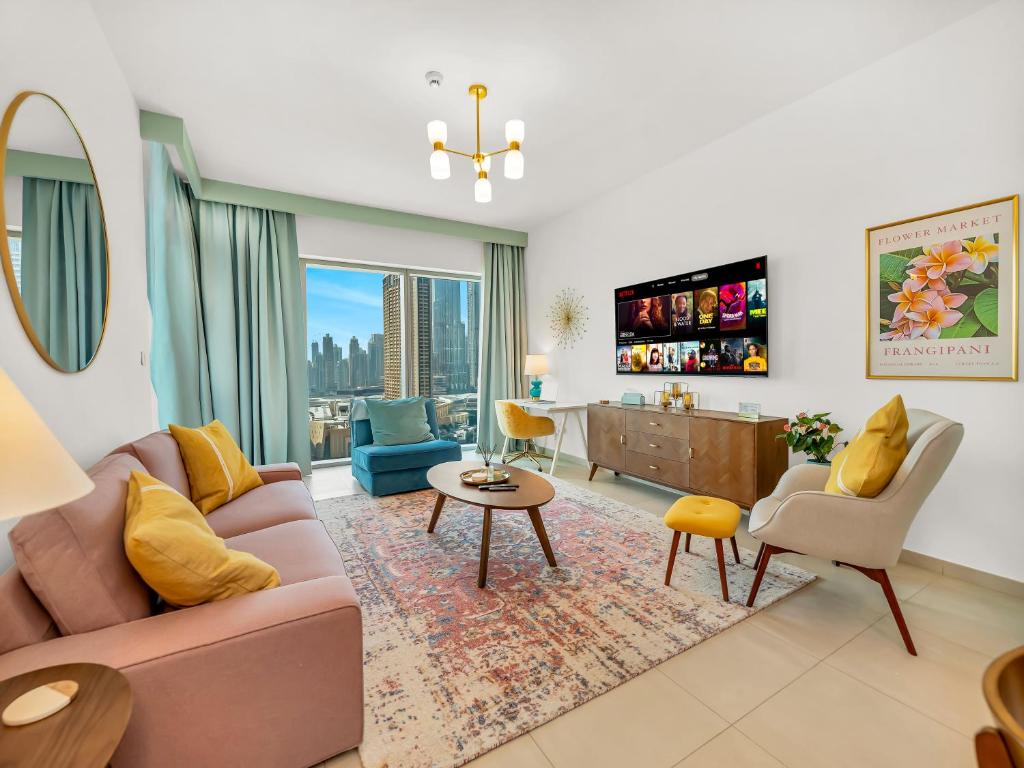 10 min walk to Dubai mall, 2br, King bed and Twin beds, Burj Khalifa views