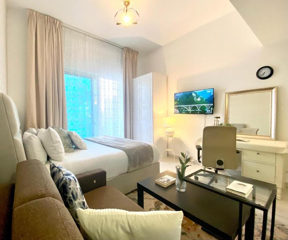 Studio Apartment Marina Dubai and sea view at 10mn from JBR beach & Metro Deluxe studio Apt for 4ppl late check-in & late check-Out