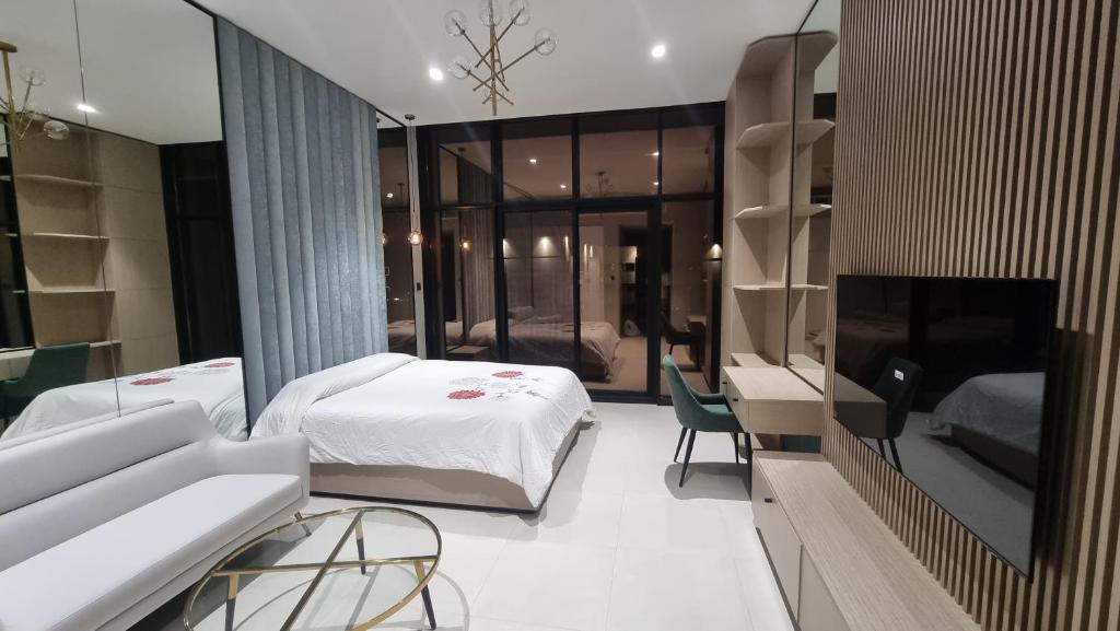 Dubai Smart Studio