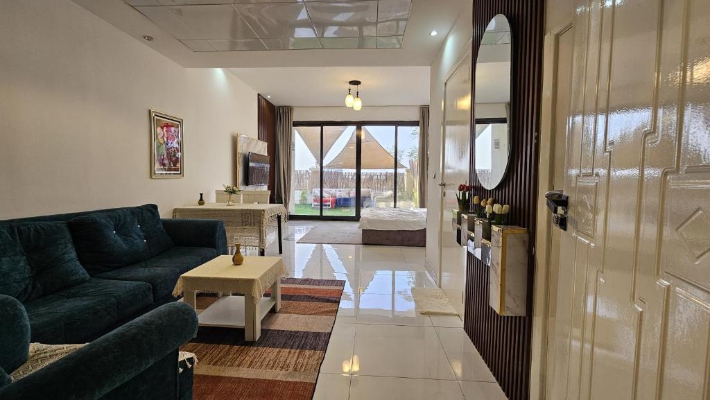 Dubai's Hidden Gem, 3Bedroom Villa + Private Pool