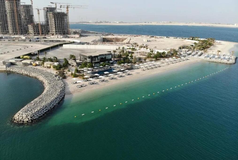 Dutch Luxury Apartment - Private Beach