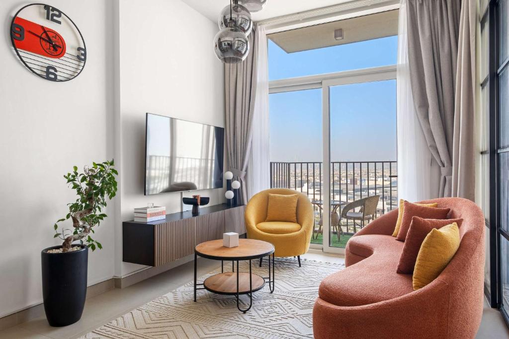 Elegant 2-Bedroom in Dubai Hills with pool and gym