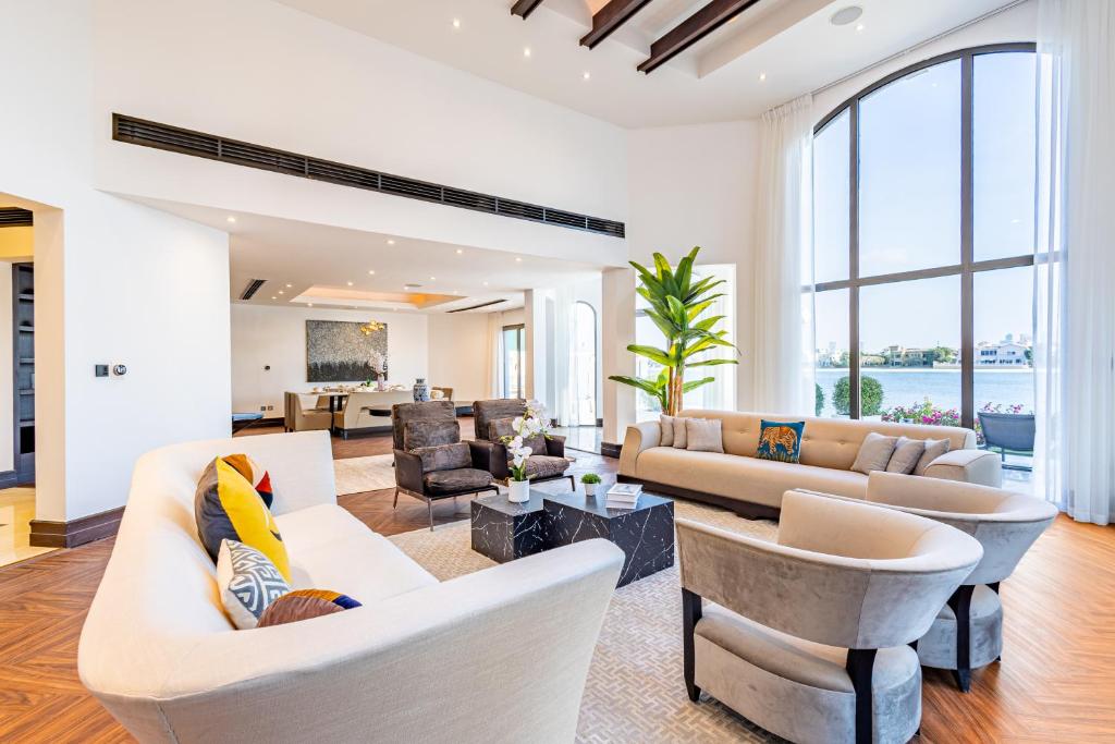 Elegant 3BR Upgraded Villa with Pool & Beach Access