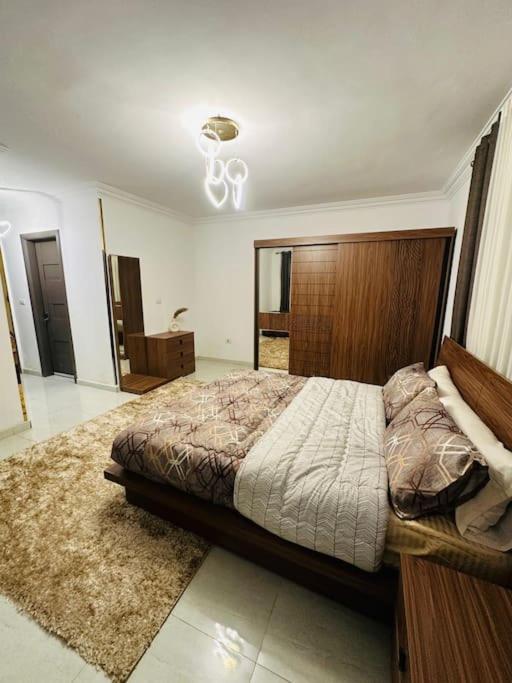 Elegant Ground-Floor Apt in SZ