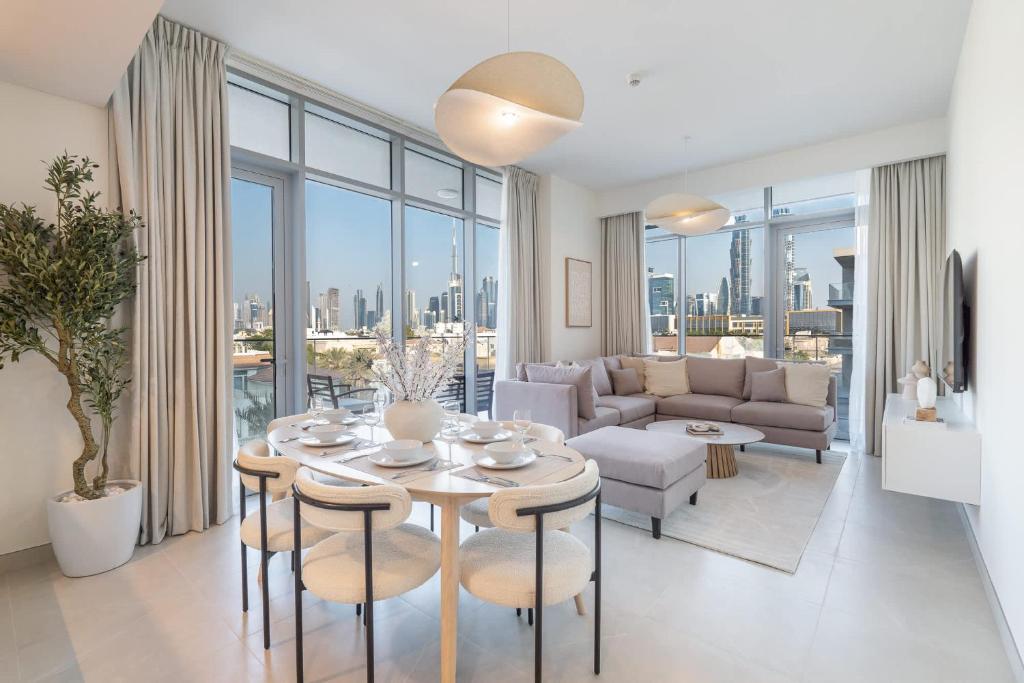 Elegant Homey 3-Bedroom Apartment Perfect for Families at Canal Front 1