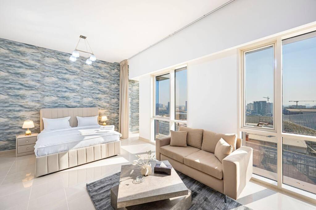 Elegant Studio Near Silicon Central Mall