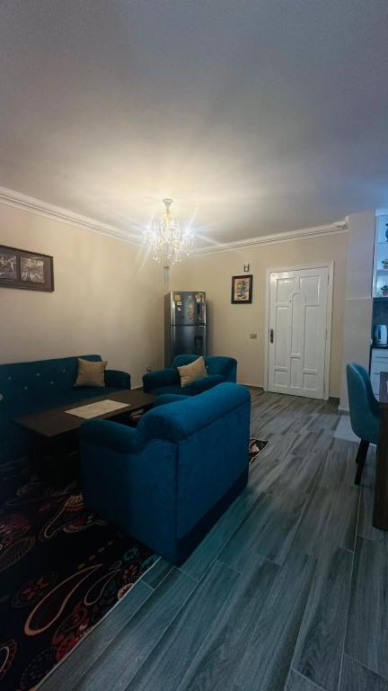 ELHANGIRY flat