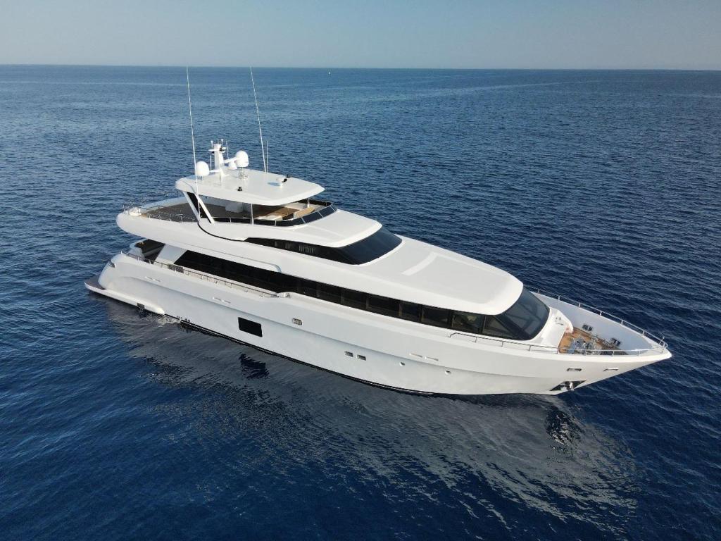 Private Yacht in Marassi Marina