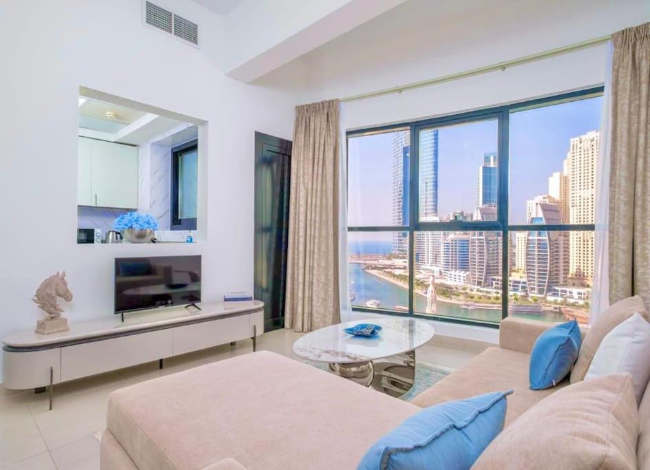 Escan Tower Marina View Apartment