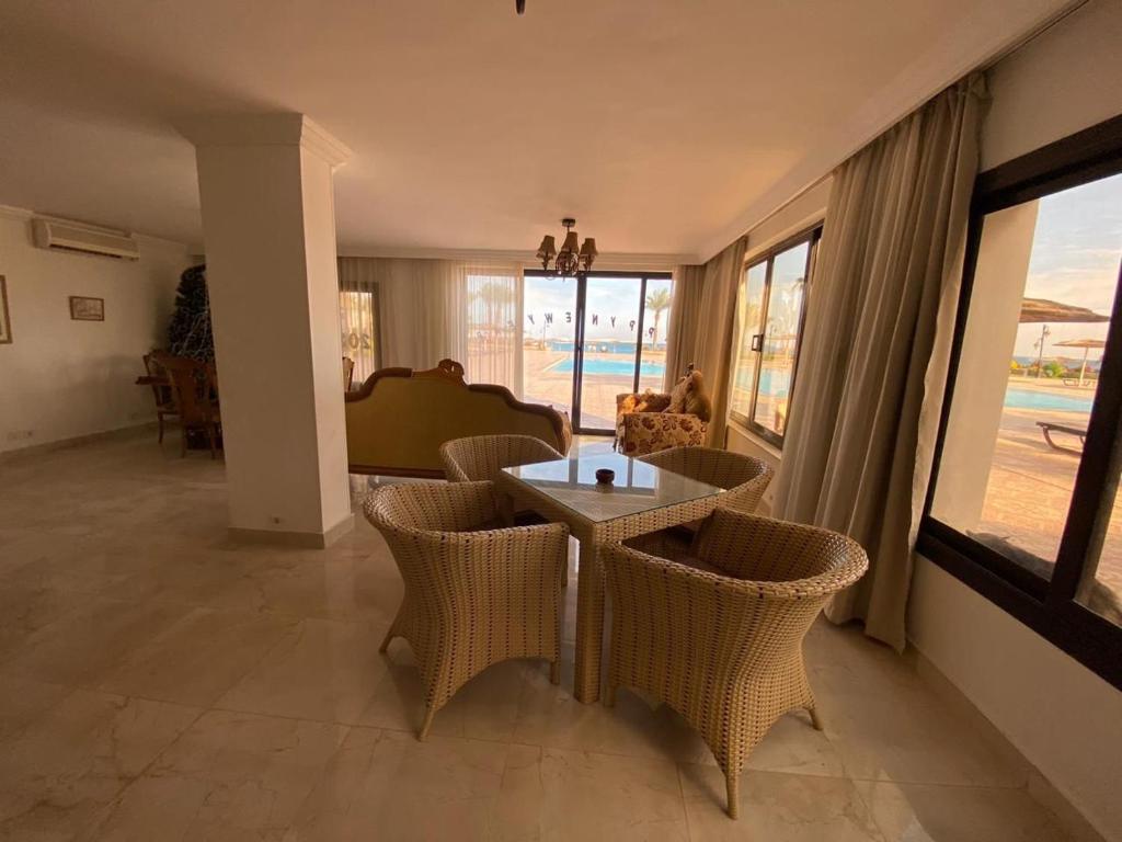 Esplanada hotel Apartments